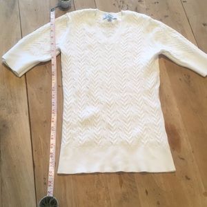 V neck cable knit short sleeved sweater